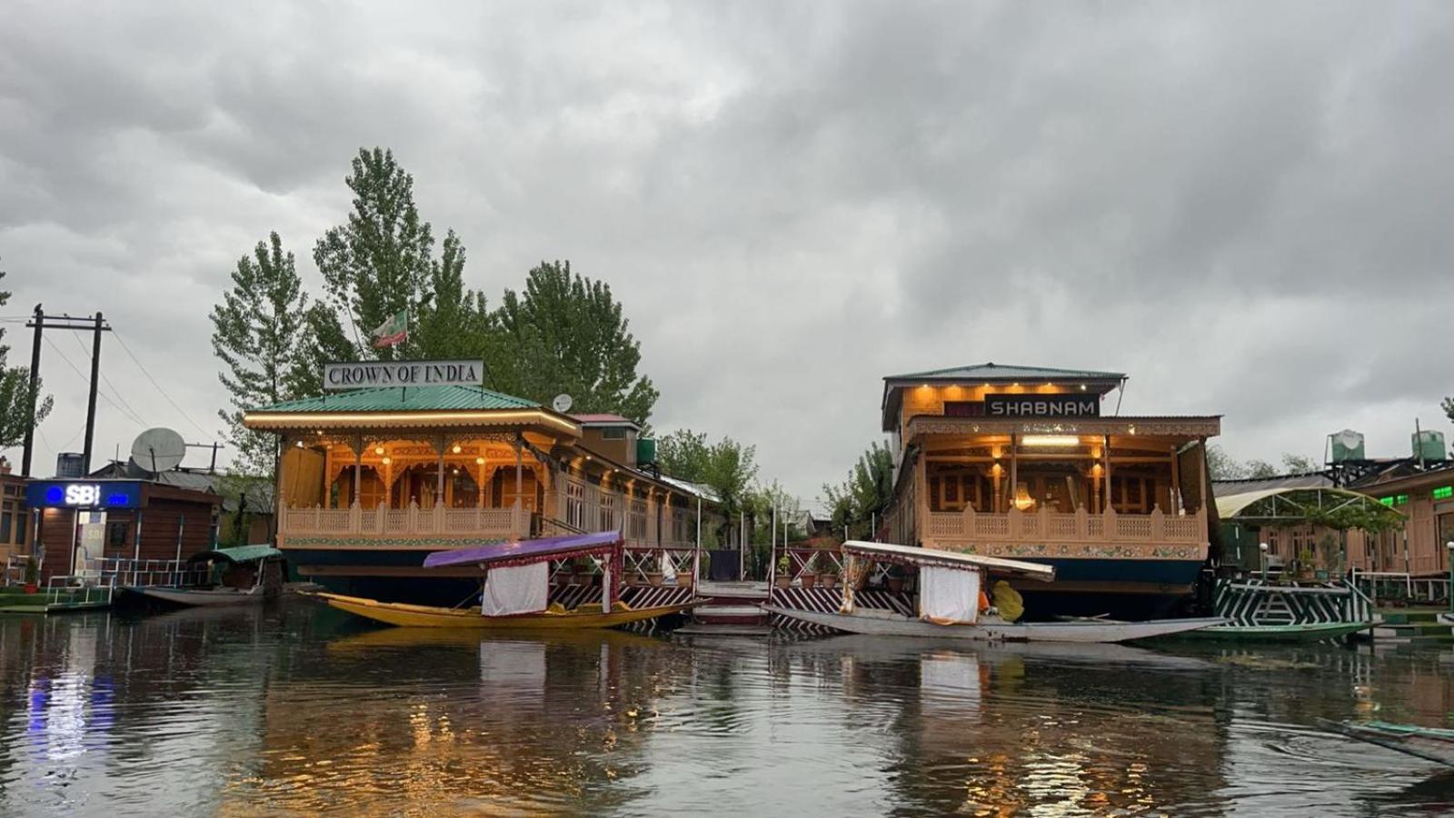 Crown Of India Group Of Houseboats Hotel Srīnagar Exterior foto